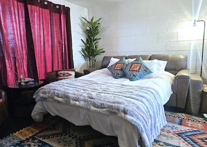 3bd, King, Brkfst, Large Tvs, Wd, Sleeps 11, Bbq